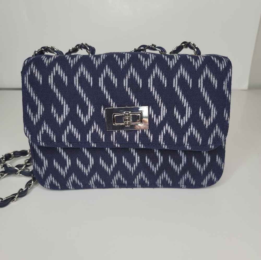 Cross body and shoulders bag.